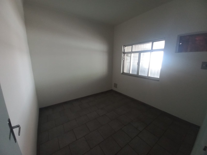 Casa para alugar com 2 quartos, 70m² - Foto 9