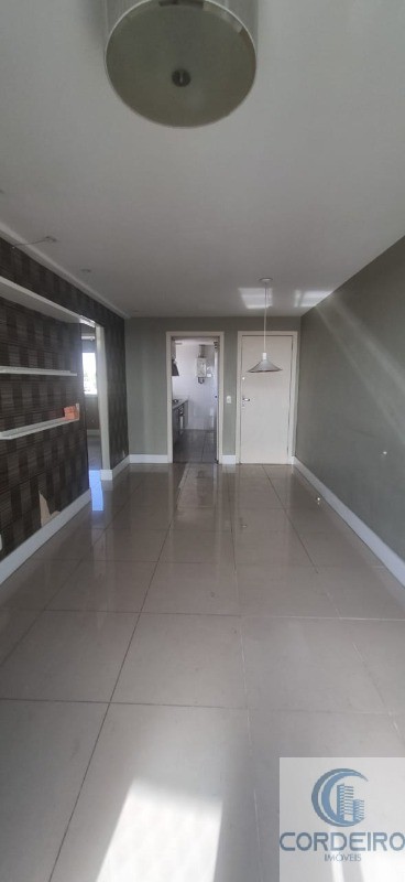 Apartamento à venda com 2 quartos, 64m² - Foto 11