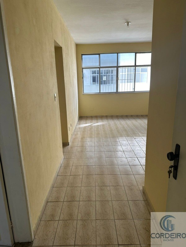 Apartamento para alugar com 3 quartos, 80m² - Foto 6