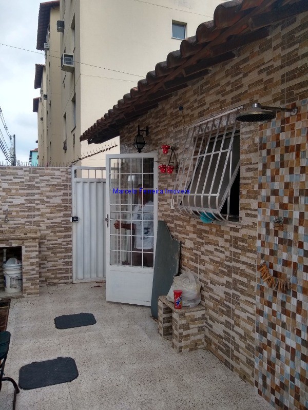 Casa à venda com 2 quartos, 56m² - Foto 4