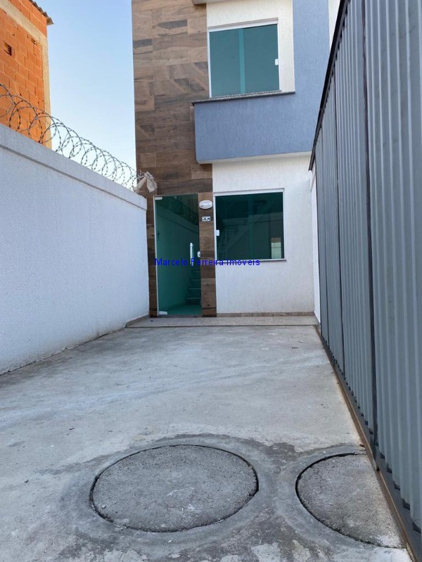 Casa à venda com 2 quartos, 64m² - Foto 17