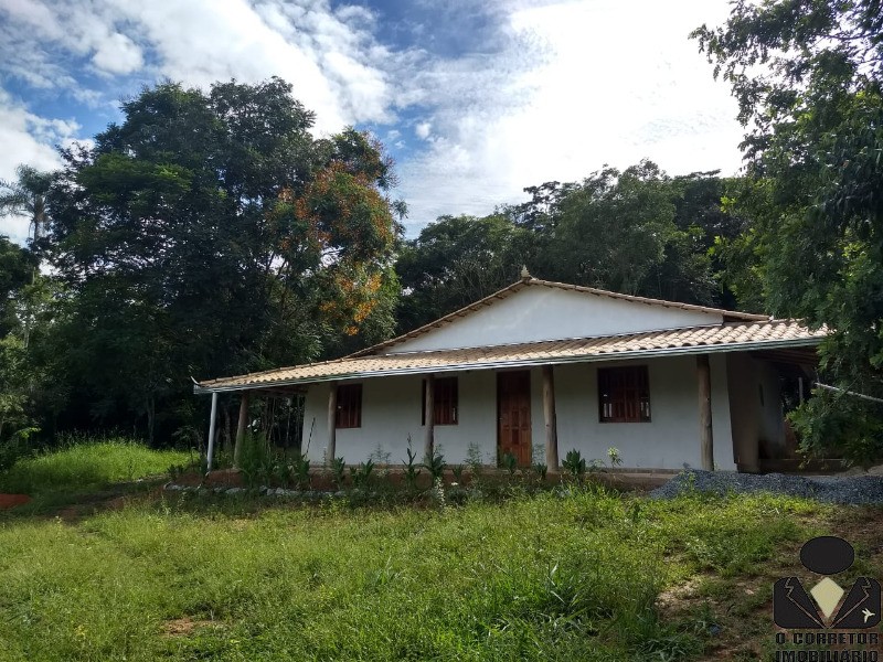 Fazenda à venda com 3 quartos, 65m² - Foto 1