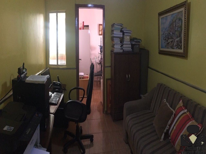 Casa à venda com 3 quartos, 220m² - Foto 4