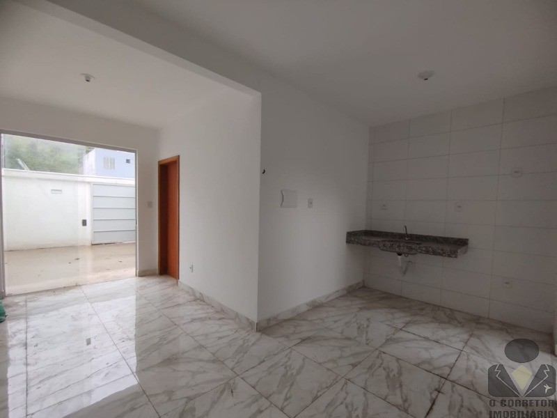 Casa à venda com 2 quartos, 100m² - Foto 4