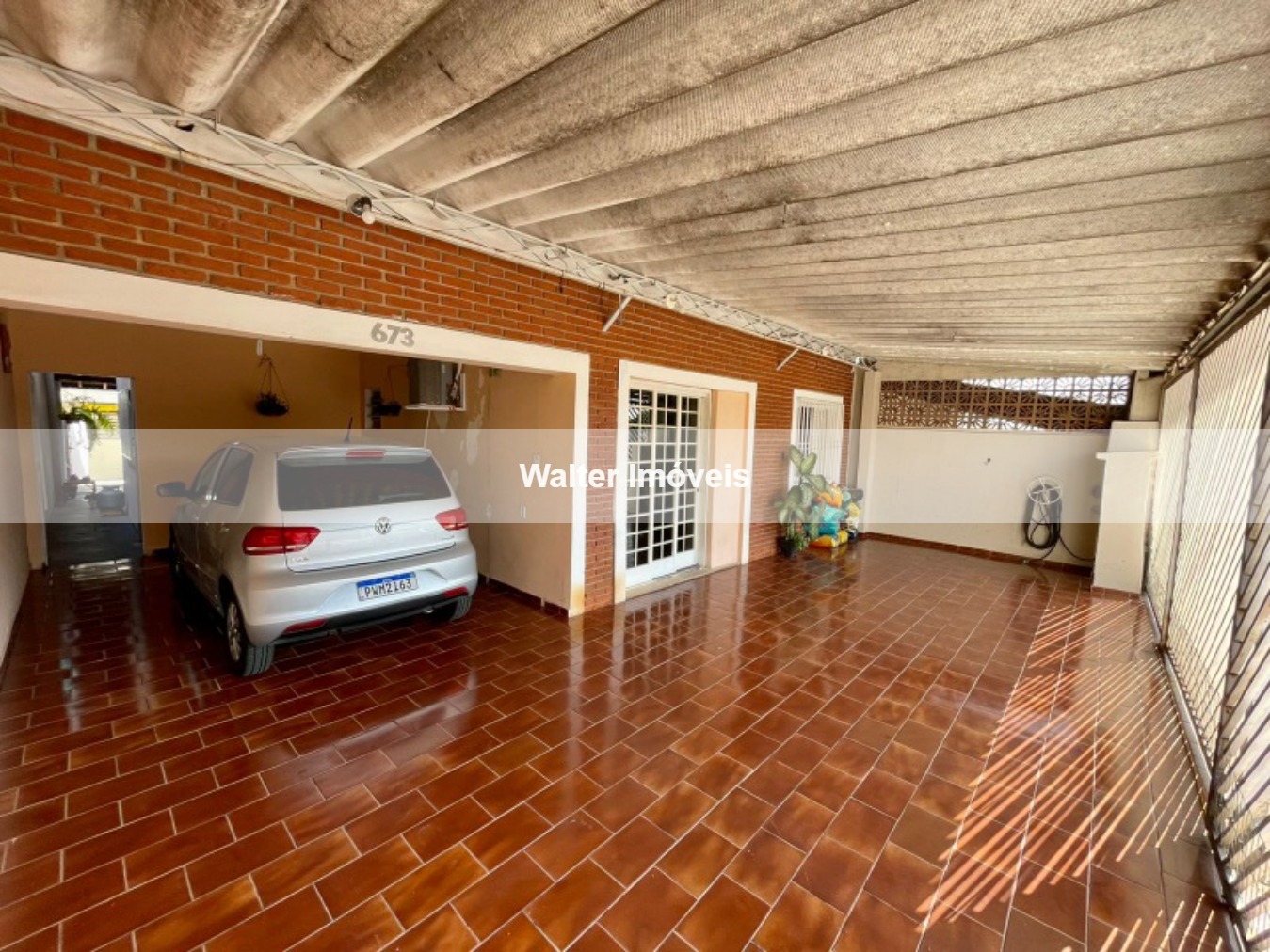 Casa à venda com 3 quartos, 200m² - Foto 1