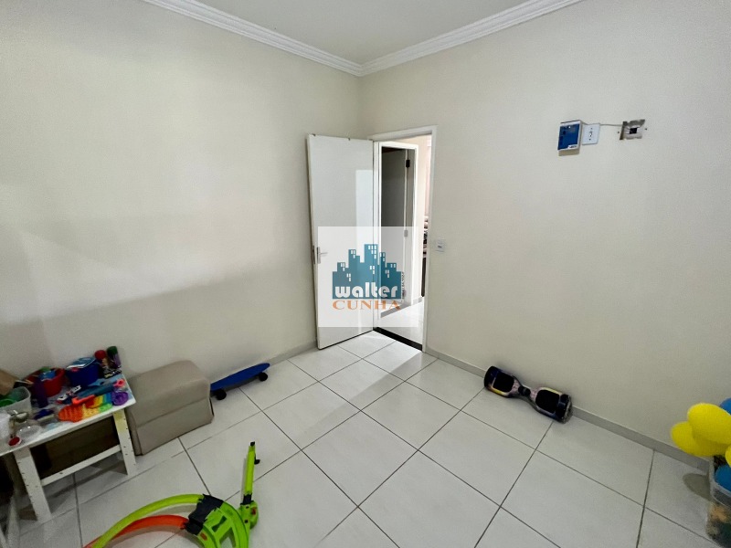 Casa à venda com 3 quartos, 200m² - Foto 10