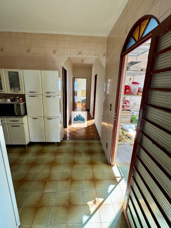 Casa à venda com 3 quartos, 250m² - Foto 15