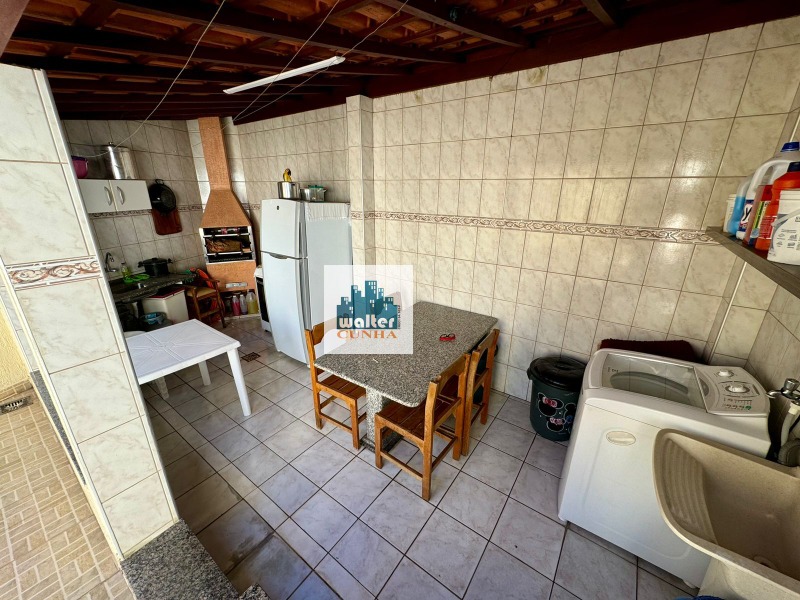 Casa à venda com 3 quartos, 100m² - Foto 17