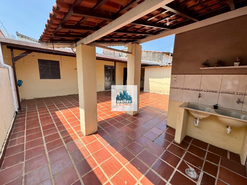 Casa à venda com 2 quartos, 170m² - Foto 16