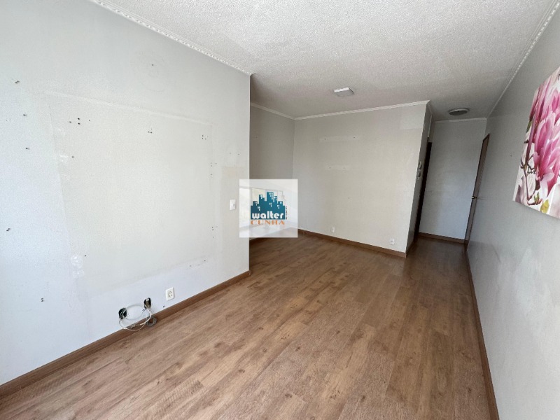 Apartamento à venda com 2 quartos, 65m² - Foto 4