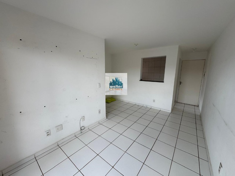 Apartamento à venda com 3 quartos, 65m² - Foto 2