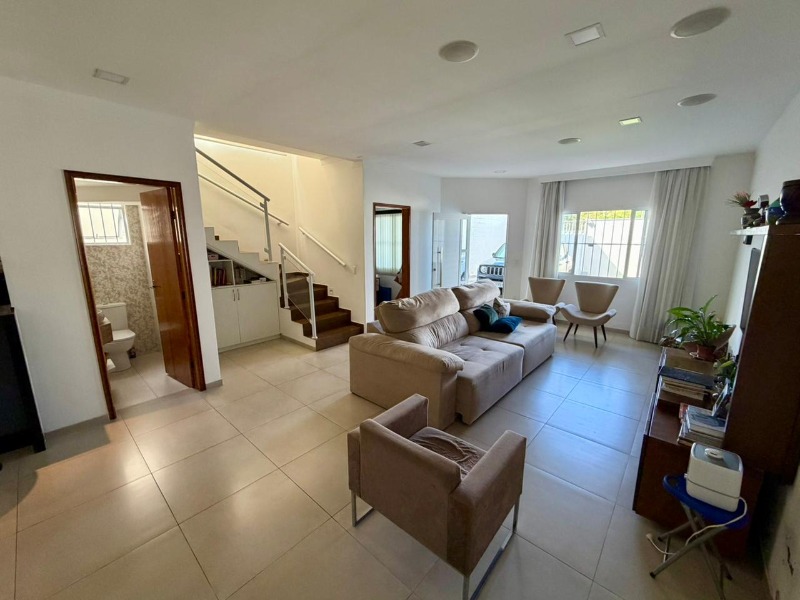 Casa, 3 quartos, 200 m² - Foto 1