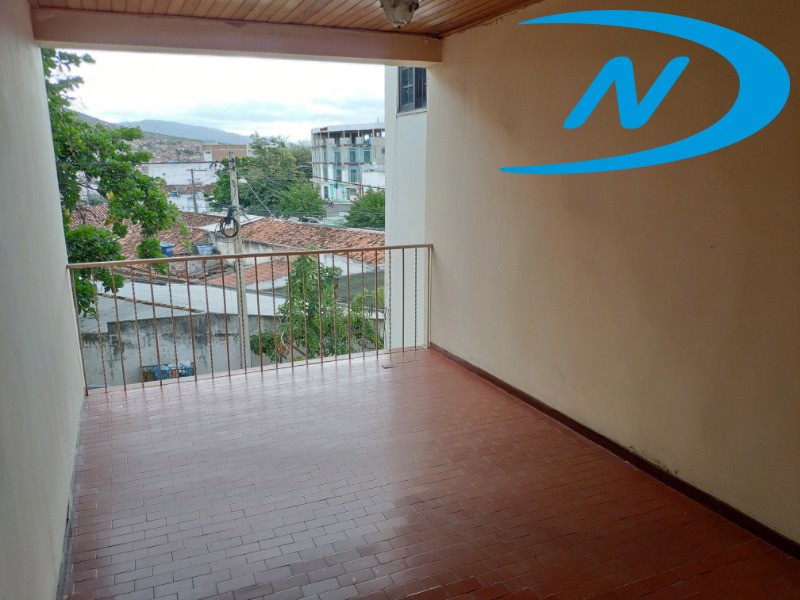 Casa à venda com 4 quartos, 294m² - Foto 15