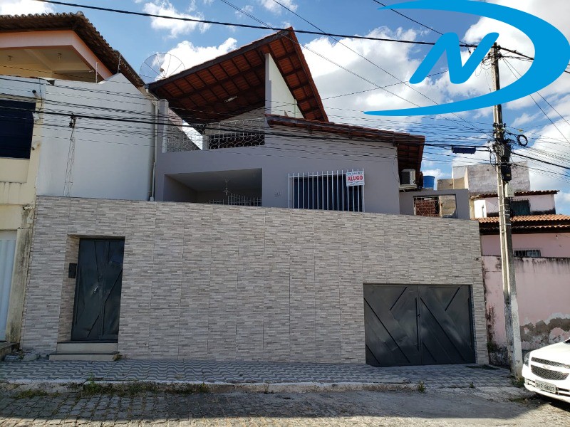 Casa à venda com 4 quartos, 150m² - Foto 1