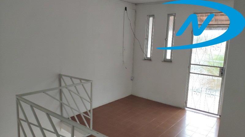 Casa à venda com 3 quartos, 100m² - Foto 9