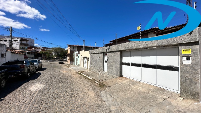 Casa à venda com 3 quartos, 262m² - Foto 2