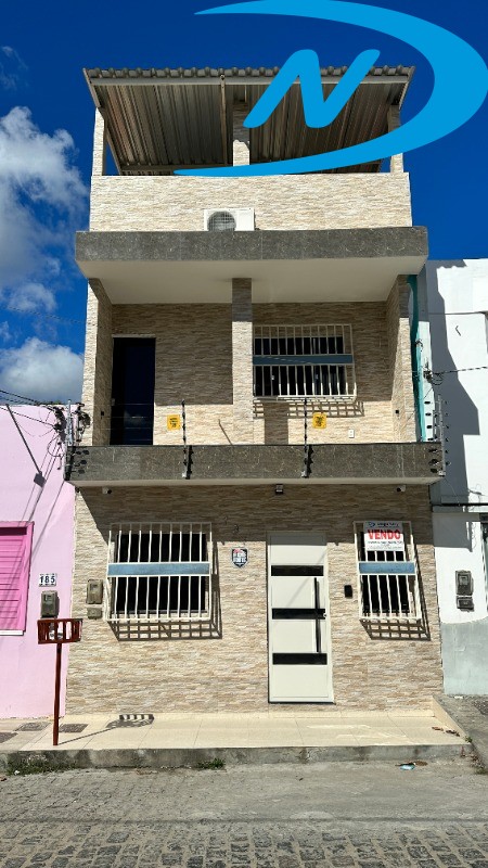 Casa à venda com 3 quartos, 175m² - Foto 1