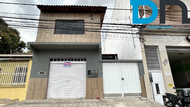 Casa à venda com 4 quartos, 200m² - Foto 1