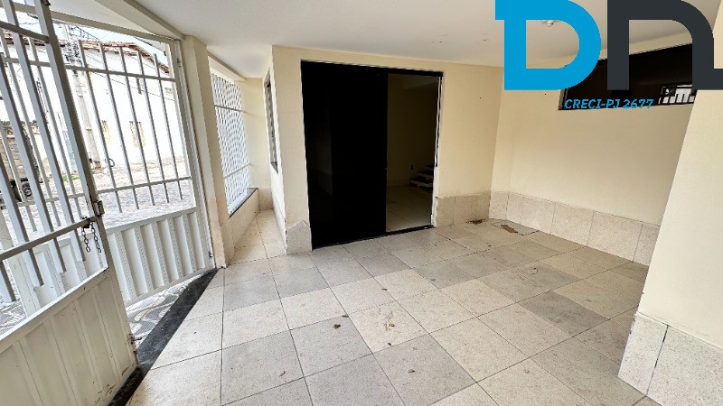 Casa à venda com 3 quartos, 240m² - Foto 3