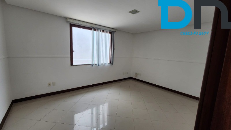 Casa para alugar com 4 quartos, 250m² - Foto 18