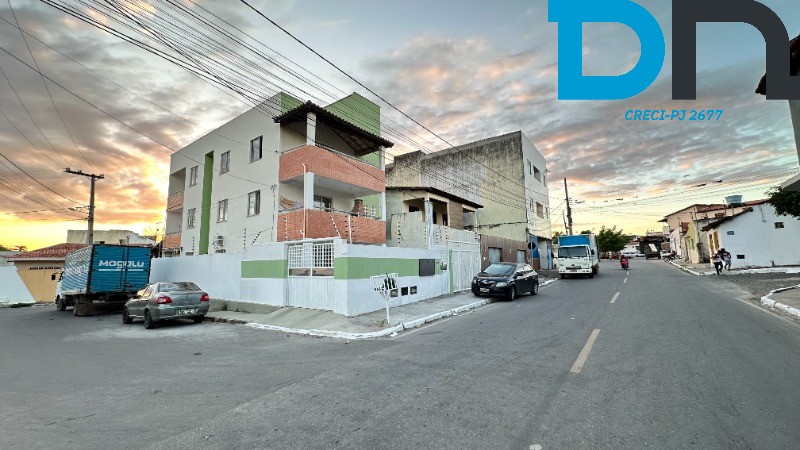 Apartamento à venda com 3 quartos, 100m² - Foto 2