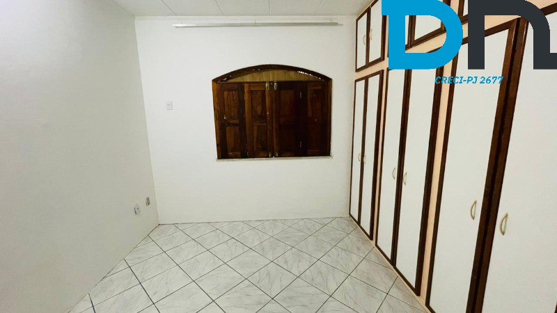 Casa para alugar com 4 quartos, 250m² - Foto 18