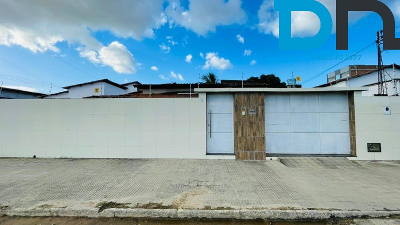 Casa para alugar com 4 quartos, 250m² - Foto 1