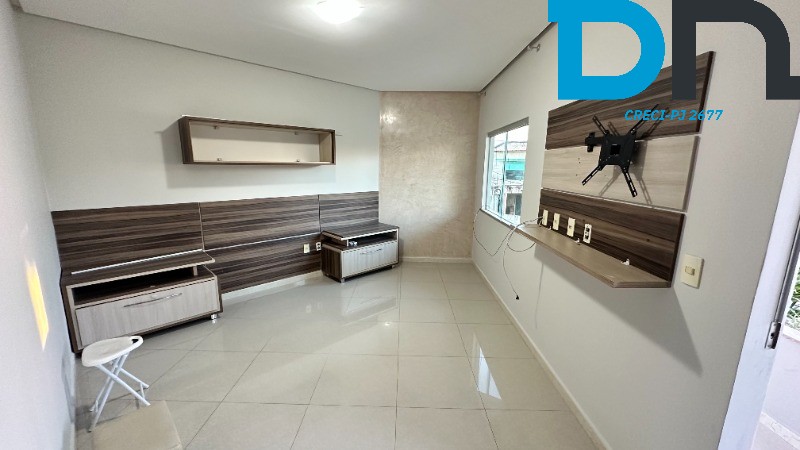 Casa à venda e aluguel com 3 quartos, 200m² - Foto 12