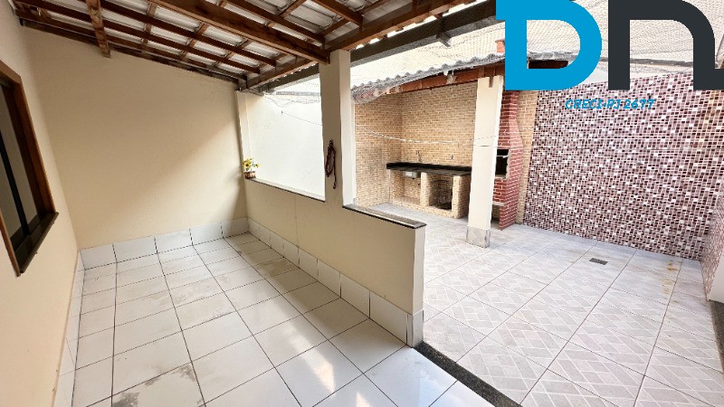 Casa à venda com 4 quartos, 300m² - Foto 12