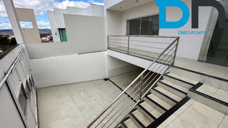 Casa para alugar com 5 quartos, 250m² - Foto 3