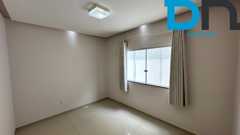 Casa para alugar com 5 quartos, 250m² - Foto 11