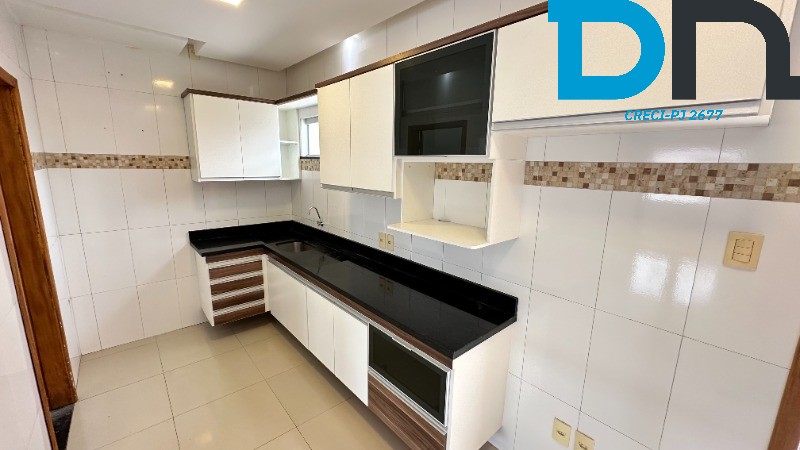 Casa para alugar com 5 quartos, 250m² - Foto 13