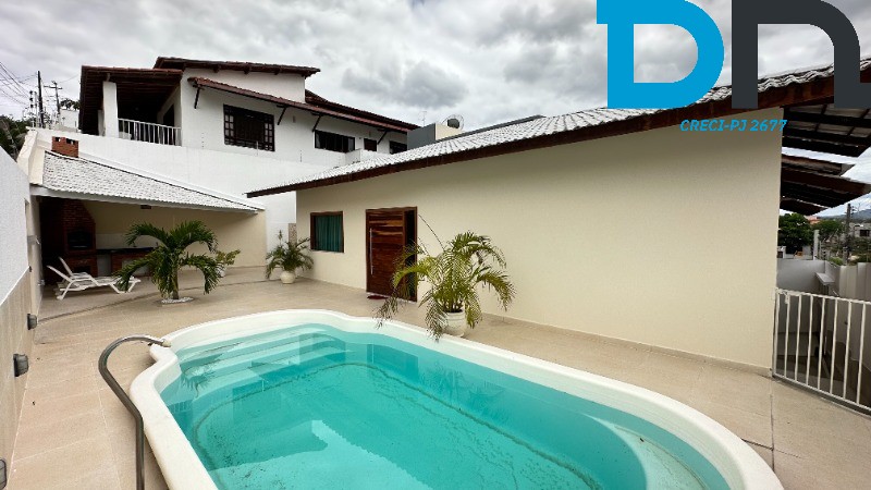 Casa à venda e aluguel com 3 quartos, 250m² - Foto 3