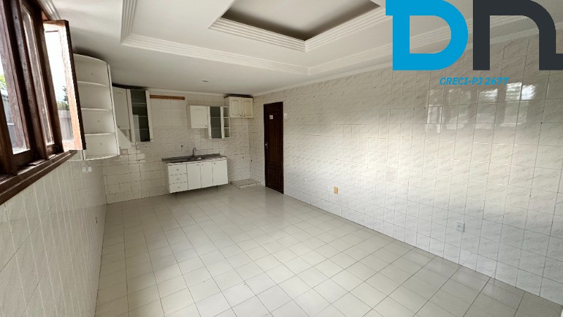 Casa à venda com 4 quartos, 228m² - Foto 14