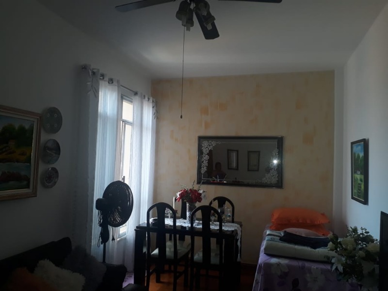 Apartamento à venda com 2 quartos, 62m² - Foto 1