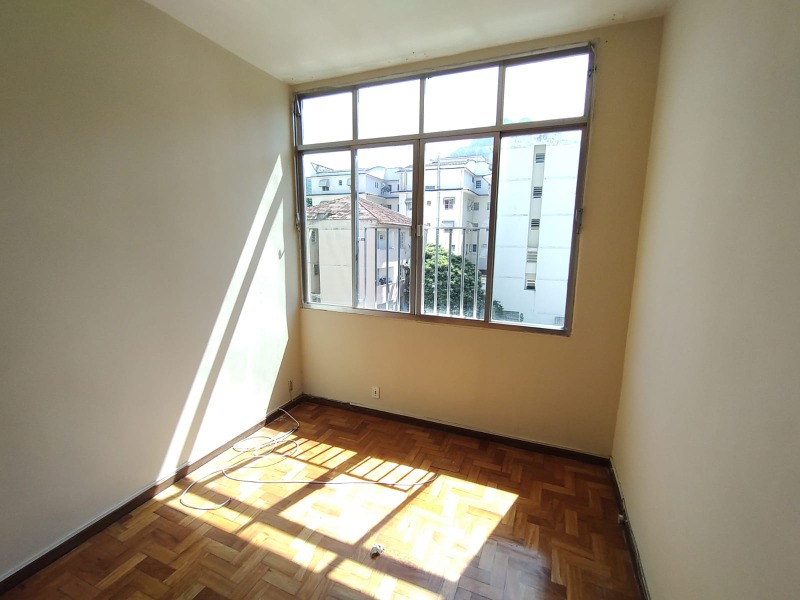 Apartamento à venda com 3 quartos, 95m² - Foto 12