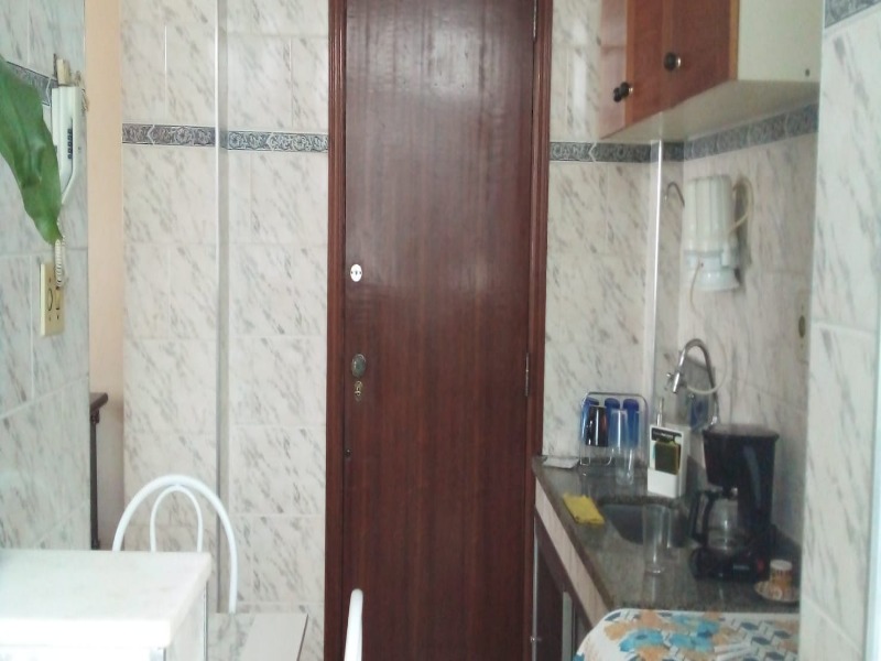 Apartamento à venda com 2 quartos, 65m² - Foto 18