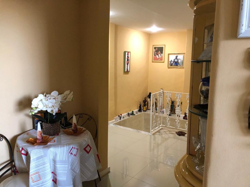 Apartamento à venda com 6 quartos, 240m² - Foto 4