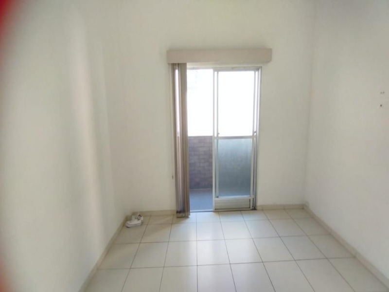 Apartamento à venda com 2 quartos, 70m² - Foto 1