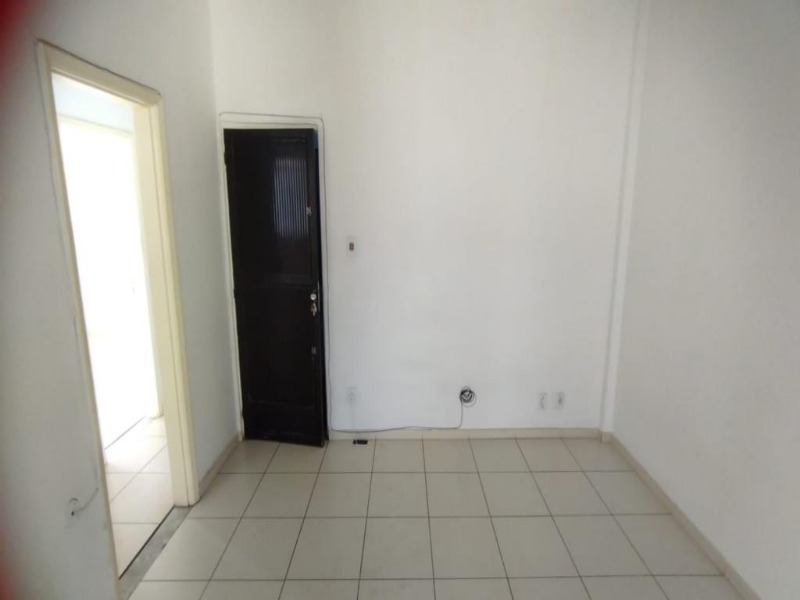 Apartamento à venda com 2 quartos, 70m² - Foto 8