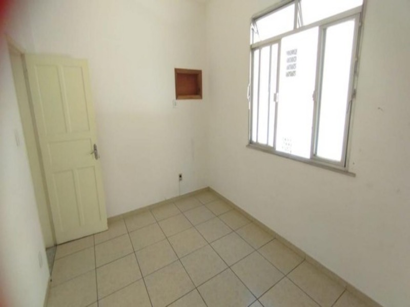 Apartamento à venda com 2 quartos, 70m² - Foto 11