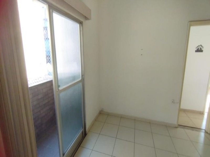 Apartamento à venda com 2 quartos, 70m² - Foto 18