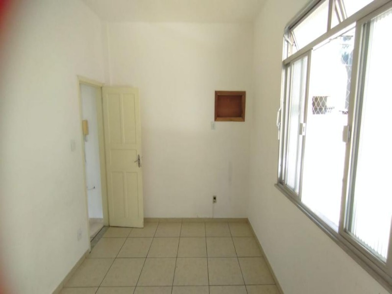 Apartamento à venda com 2 quartos, 70m² - Foto 9