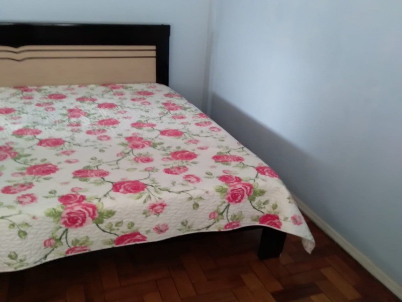 Apartamento à venda com 2 quartos, 70m² - Foto 2