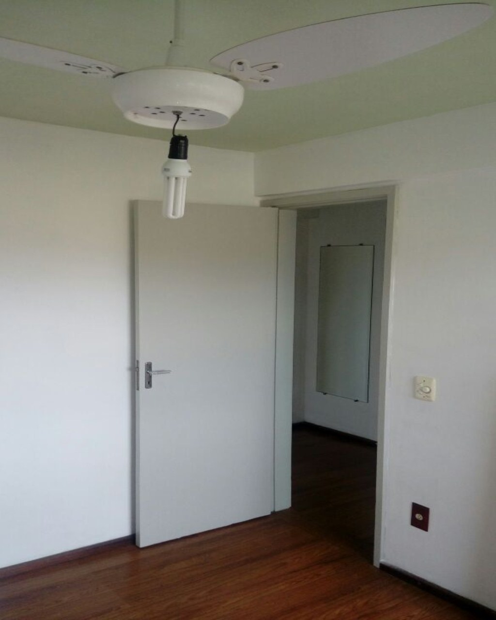 Apartamento à venda com 2 quartos, 57m² - Foto 10