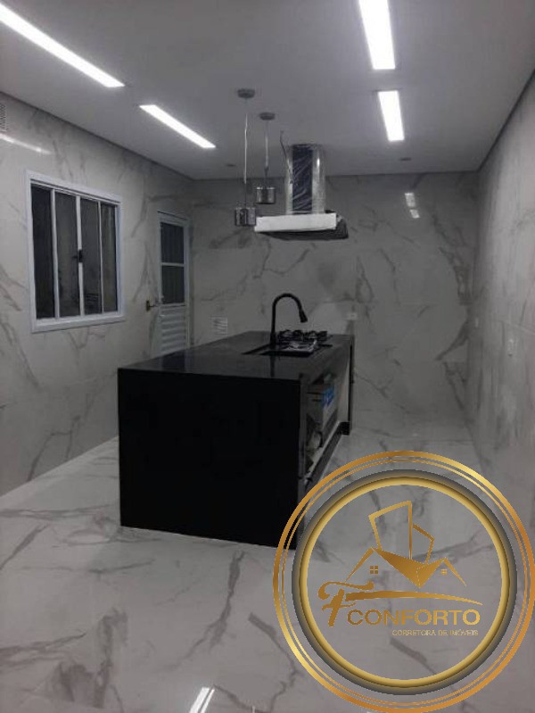 Sobrado à venda com 3 quartos, 219m² - Foto 1