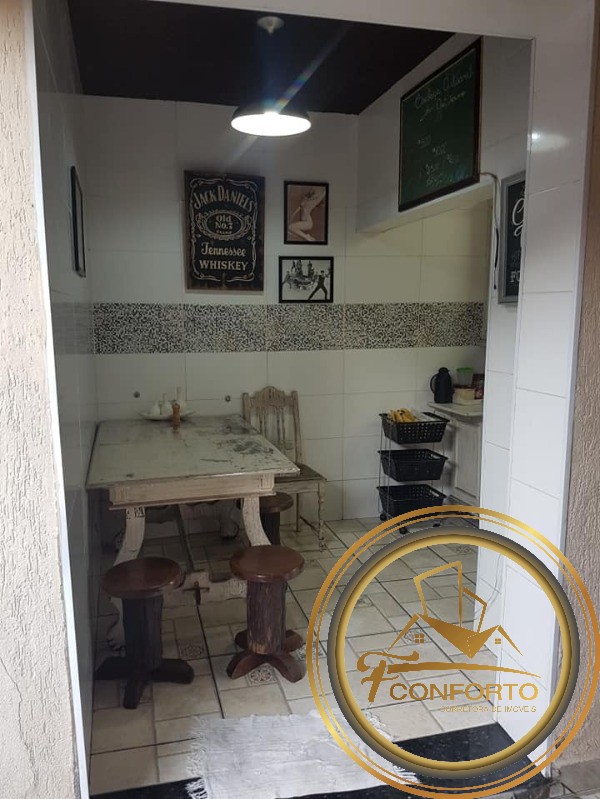 Sobrado à venda com 5 quartos, 240m² - Foto 2