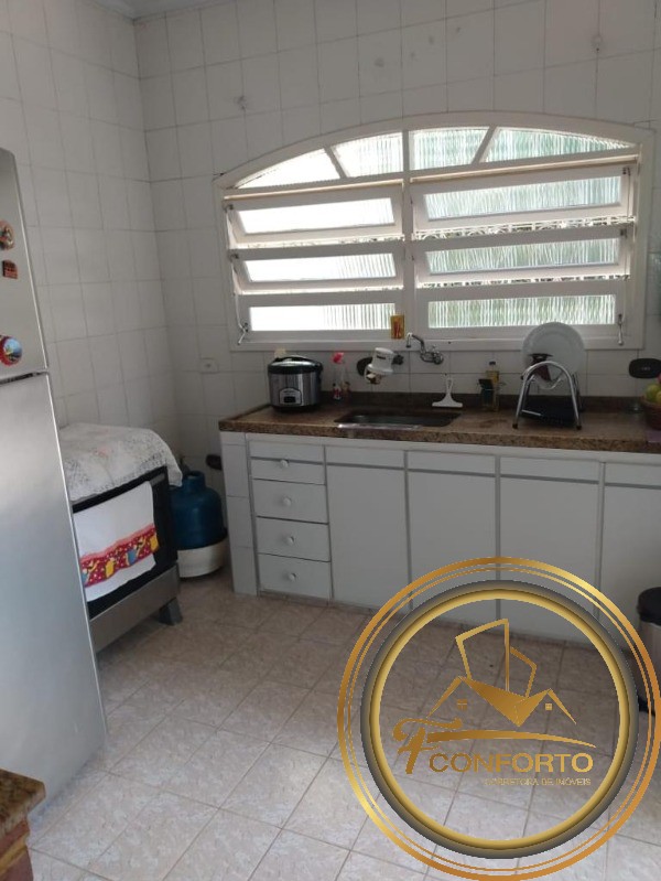 Casa à venda com 3 quartos, 250m² - Foto 4