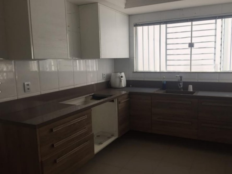 Casa para alugar com 5 quartos, 1350m² - Foto 14