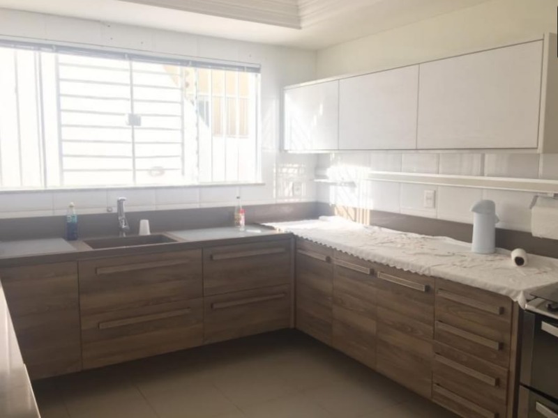 Casa para alugar com 5 quartos, 1350m² - Foto 15